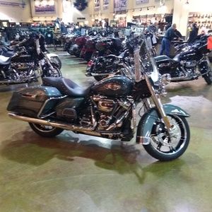 Meet your Posher, Adam